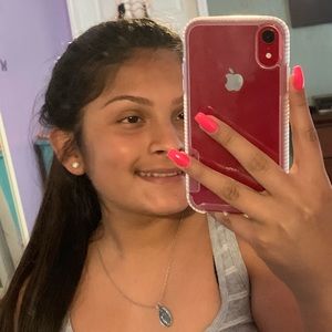 Meet your Posher, Laura